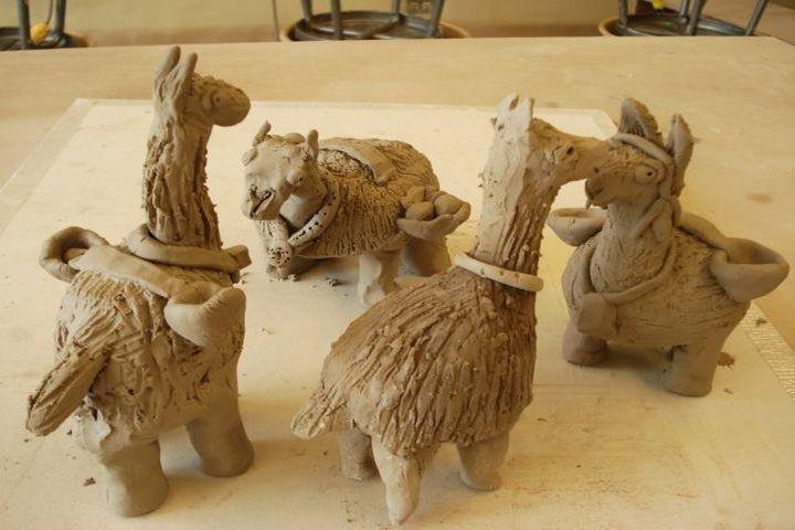 Sculpting Ideas in Clay  Easy clay sculptures, Clay sculpture, Sculpture  art clay